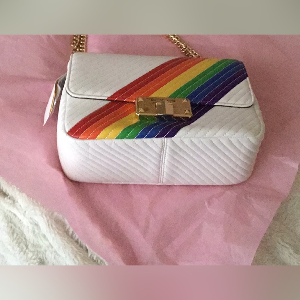 Michael kors limited edition hand bag perfect for any outfit.